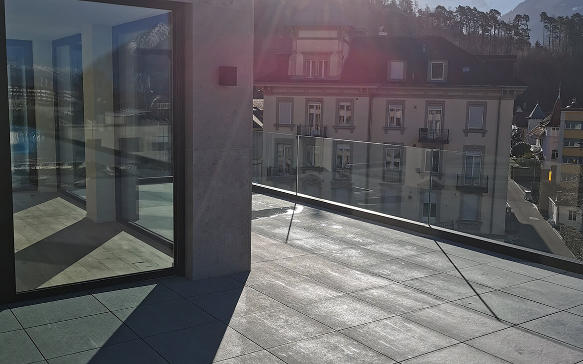 Station West, Interlaken